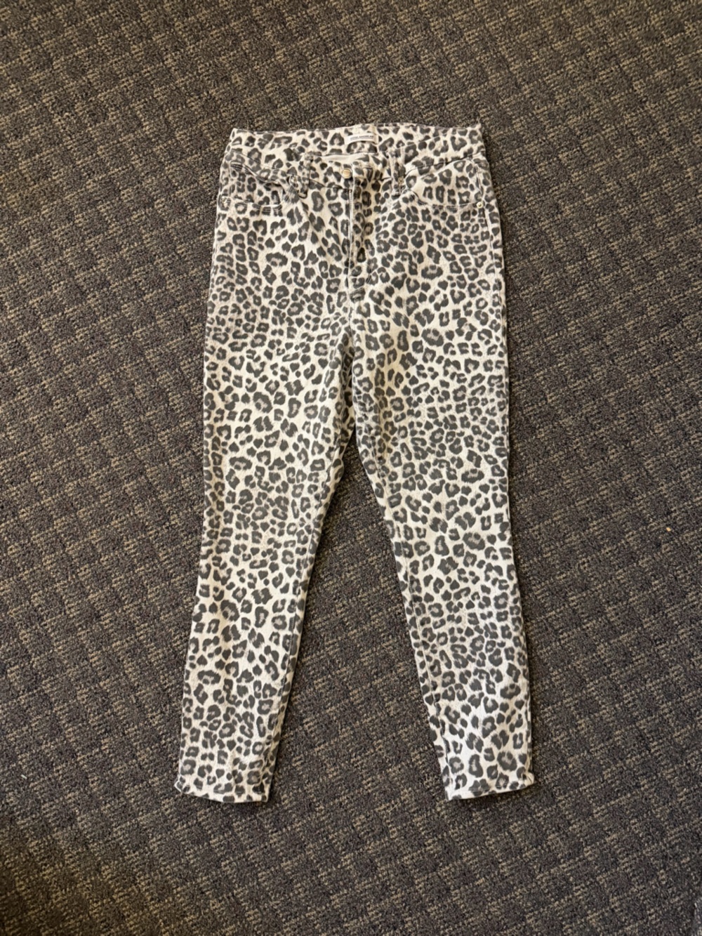 Good American Good Waist Crop Leopard Print Skinny Pants in Ivory and Gray